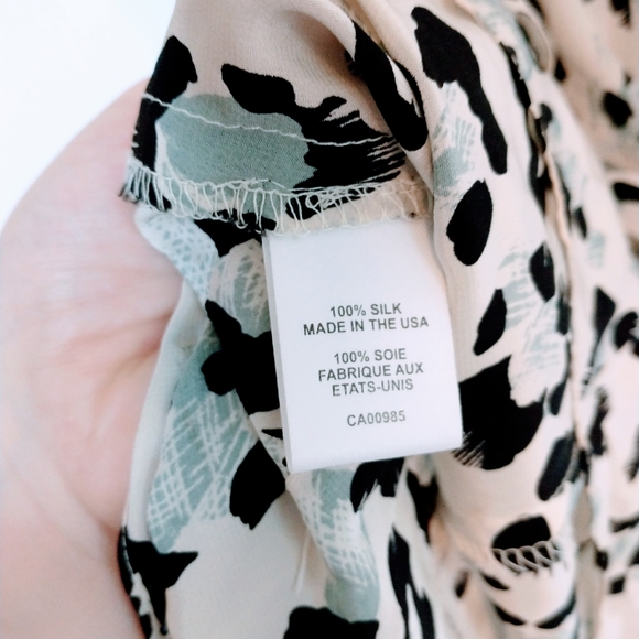 Nanette Lepore silk leopard print top with large bow. Size 4. Small stain shown - Picture 6 of 6